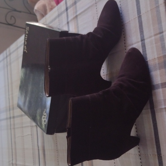 Samuel Brown suede boots - Picture 4 of 6